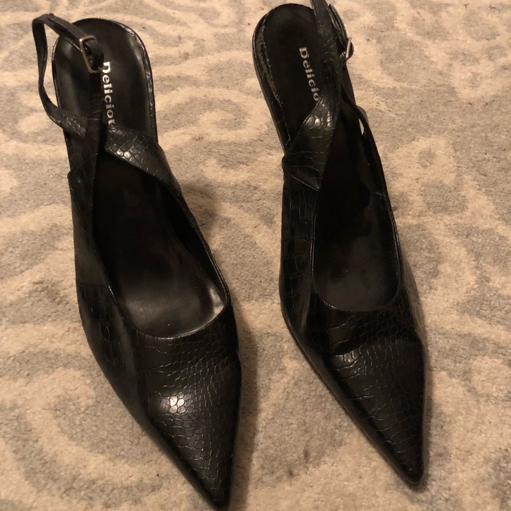 Black slingbacks NEW